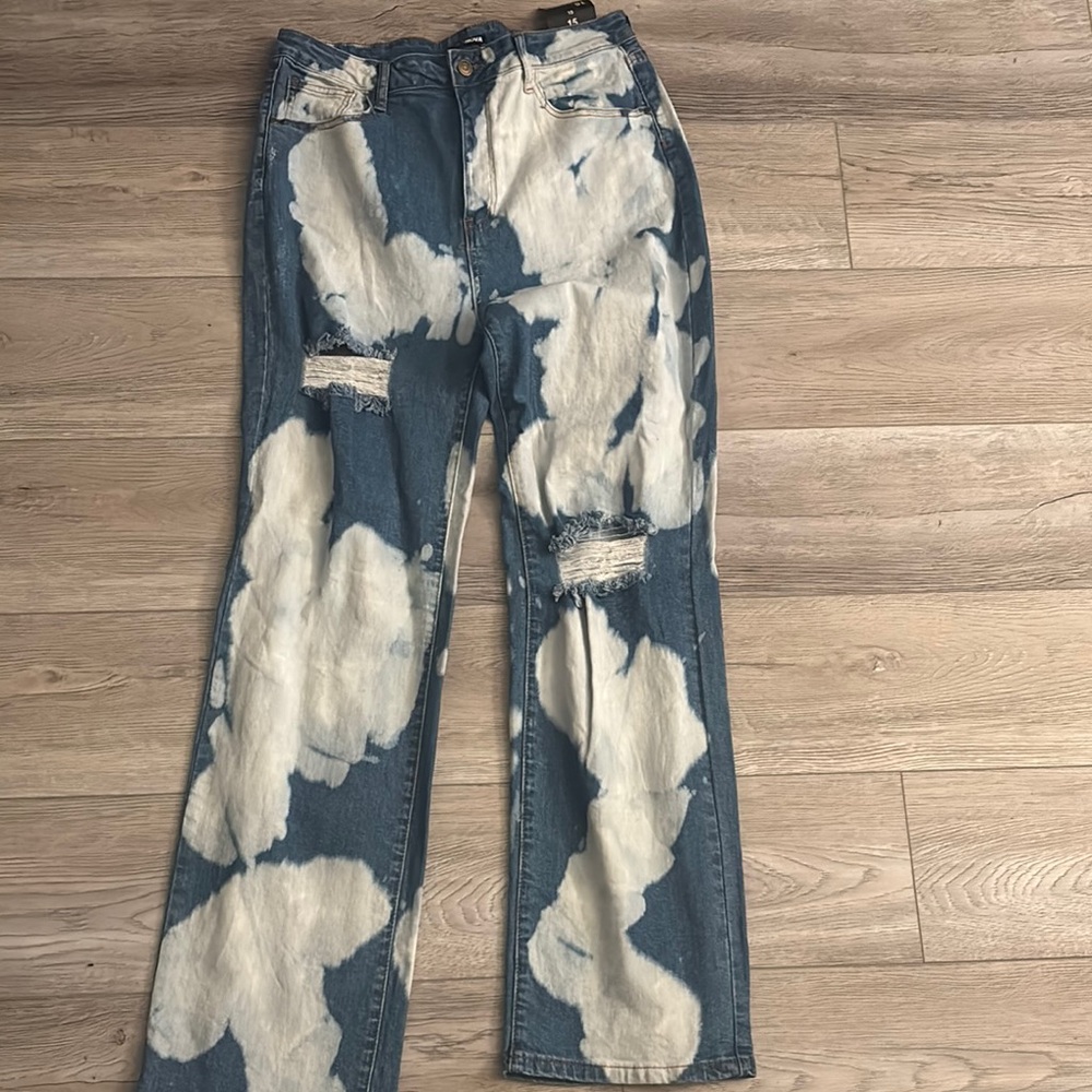 Stylish Blue and White Distressed Jeans